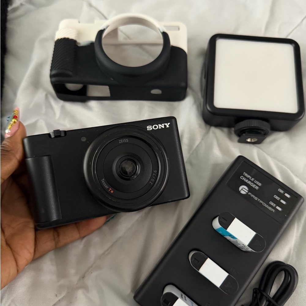 Sony ZV-1F Compact Digital Camera in Black with Accessories